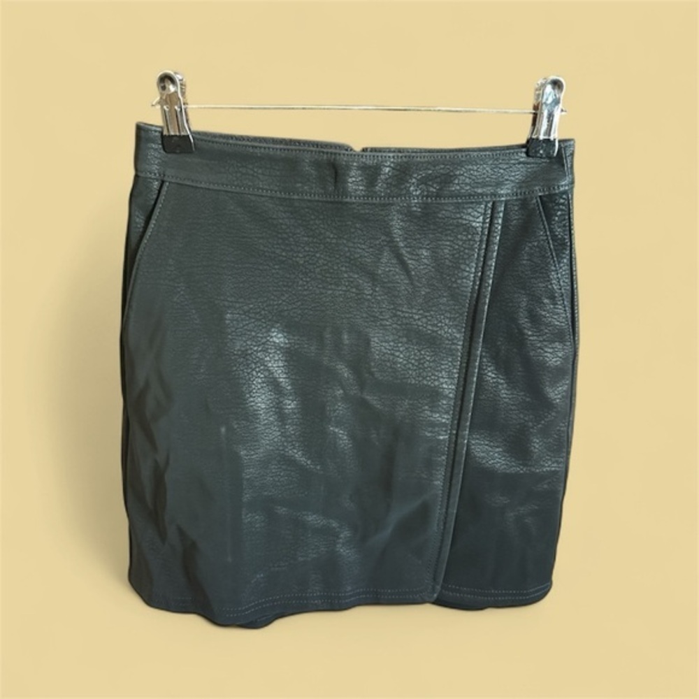 Express Women’s Size 0 Black Faux Leather Hi-Rise Mini Skirt Machine Washable